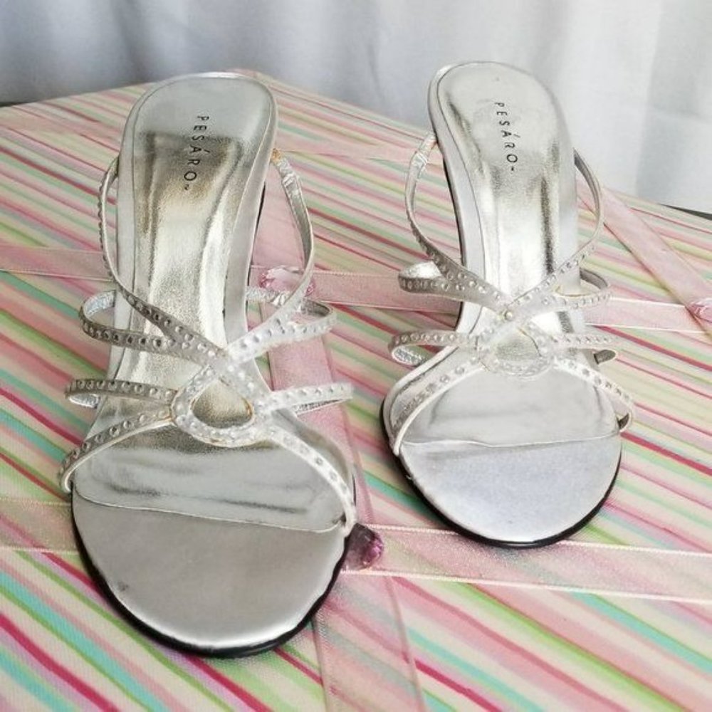 Pesaro Silver Sandals Beaded Toe Straps Size 9